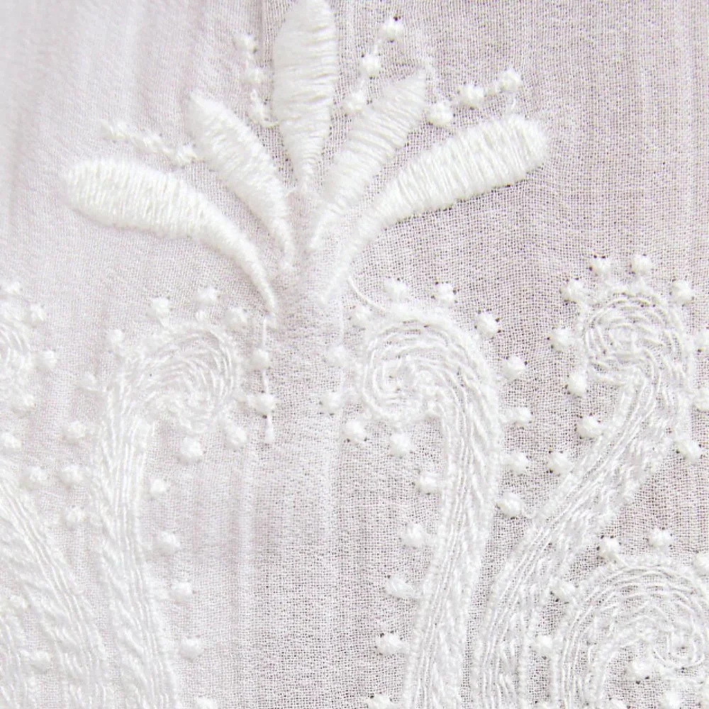 NWT Zara Size XS White Embroidered Blouse